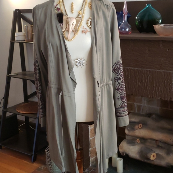 Embroidered Fall Jacket/Wrap - Picture 2 of 4